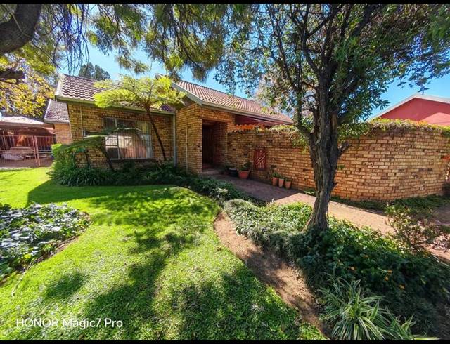 3 BEDROOM HOUSE FOR SALE IN VANDERBIJLPARK SW 2